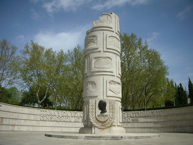 Monumento ao Engenheiro Duarte Pacheco