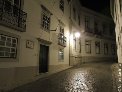 Faro at night
