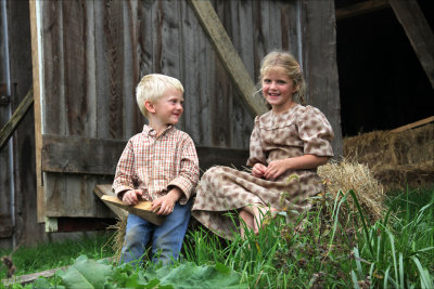 Two Mennonite children.