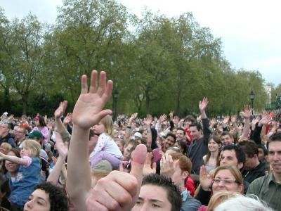 crowd wave goodbye