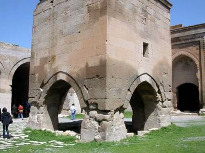 Caravanserei (traveler's palace) 1 mosque