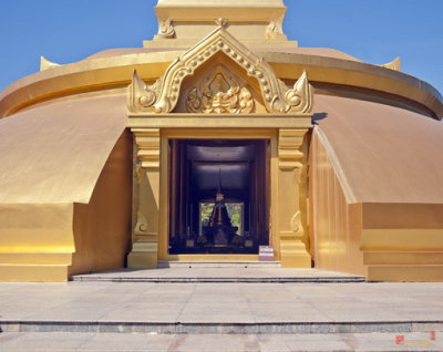 Wat Nong Pah Pong Golden Chedi Entrance (DTHU524)