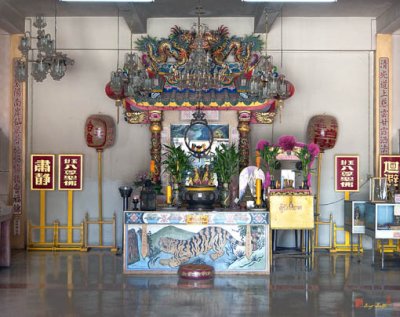 Sama Khohm Phuta Sat Prathip Thai-Chinese Temple Altar (DTHU586)