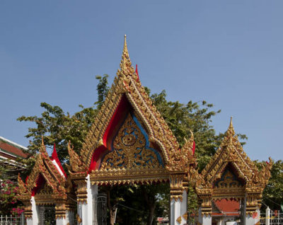 Wat Chakkrawat Temple Gate (DTHB702)