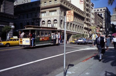 Powell Street San Francisco.jpg