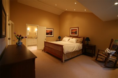 Master Bedroom (west)