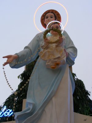 Vietnamized Maria and Jesus
