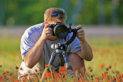 Mike Lentz photographing