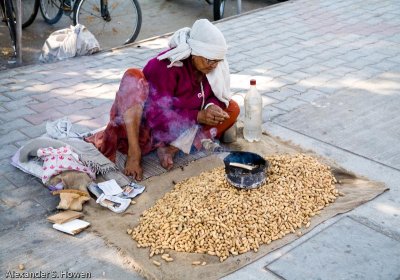 Peanut vendor