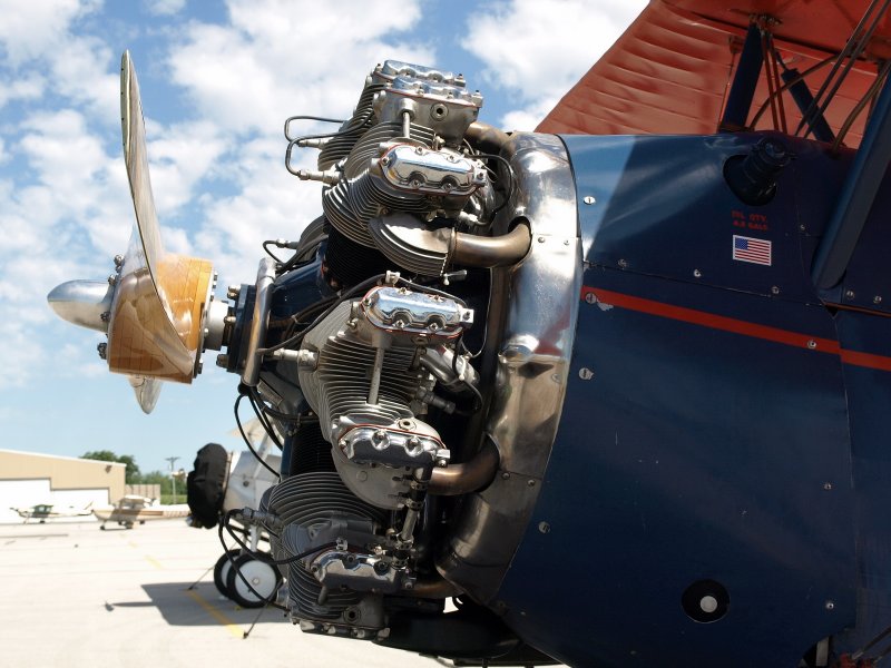 23 - Travel Air 4000-Engine.jpg