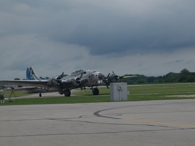 B17 Arrival-05.JPG