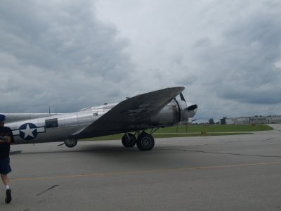 B17 Arrival-13.JPG