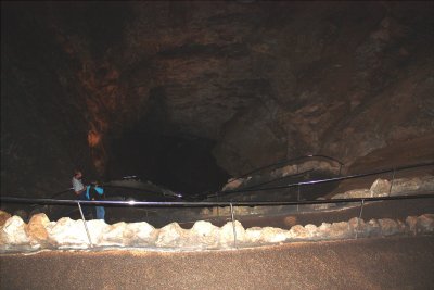 Further down into the cavern