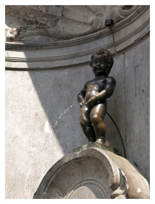 Manneken Pis: world's most famous urinating statue