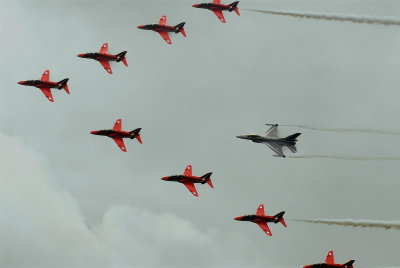 Red Arrows with BAF F-16