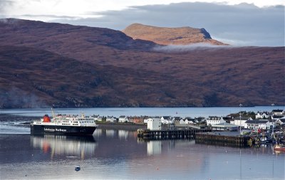 Ferry hits the Ullapool Harbor