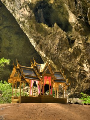 Phraya Nakhon Cave - Khao Sam Roi Yot - The Royal Pavilion