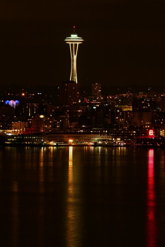 Seattles space needle at night