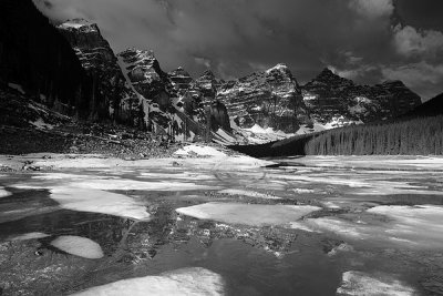 IMG_2415 copy B&W Banff May30-31 08.jpg