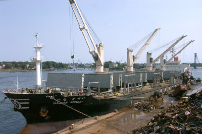 Hanjin Bombay, scrap metal, loading