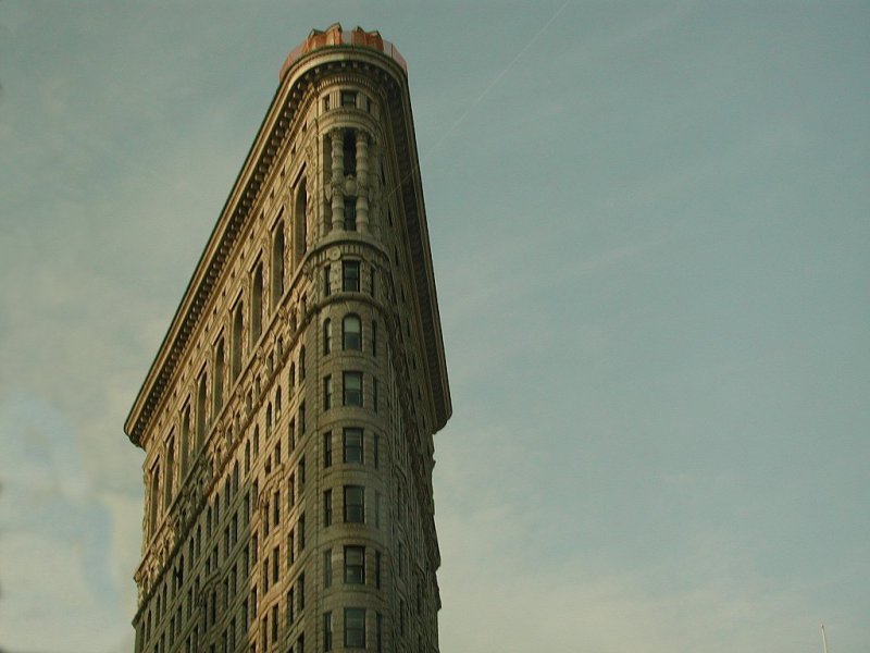 Flatiron Building, 87 meters, built in the 1902 by architect Daniel Burnham