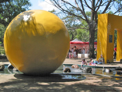 Monumentos Modernistas en la Av. Las Americas (Parque Nicaragua)