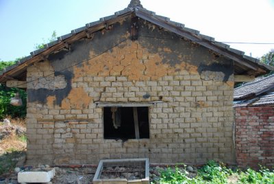 Dilapidated Walls 斷垣殘壁