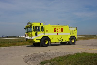 ChicagoIL Crash Truck 651R Swings Around 7-27-09 914 AM.JPG