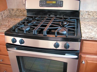 MB's New Kitchen Stove at TH