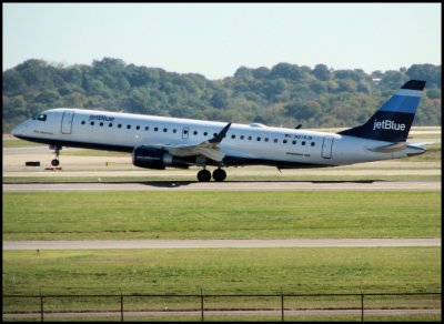 JetBlue Airways Embraer 190 (N216JB)