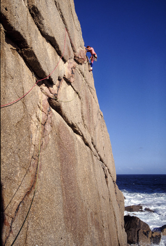 CB Bermuda Wall 1980s