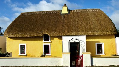 Yellow cottage .jpg