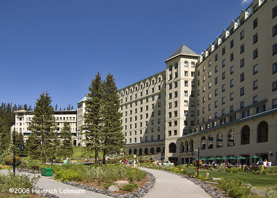 GP8905-Chateau Lake Louise.jpg