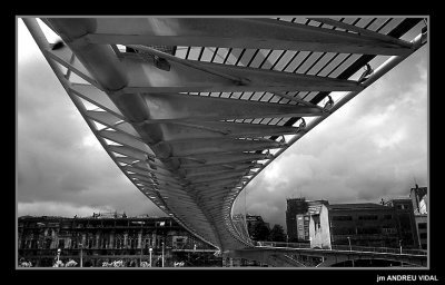 Pont peatonal Zubizuri (de S. Calatrava) en Bilbao