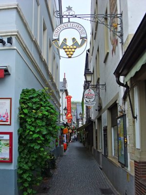 The famous Drosselgasse