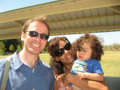Mike, Leslie & Benjamin showing us their smiles