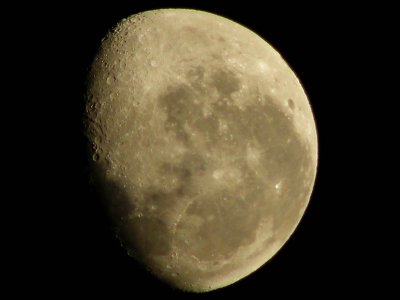 Moon full res medium compression.jpg