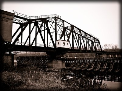 Mississippi river bridge 110 15 - Tom Frisch