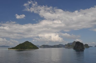 Panagalusian Island to the Left.jpg
