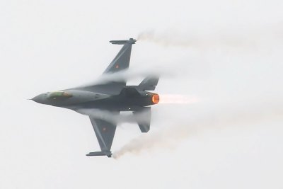 F16 in the gloom.jpg