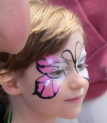 Face in crowd