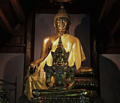 Pair of Buddha images