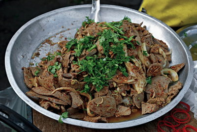 Spicy pork liver salad (yam tab moo)