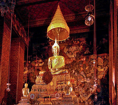 Buddha image in the ordination hall (ubosot)