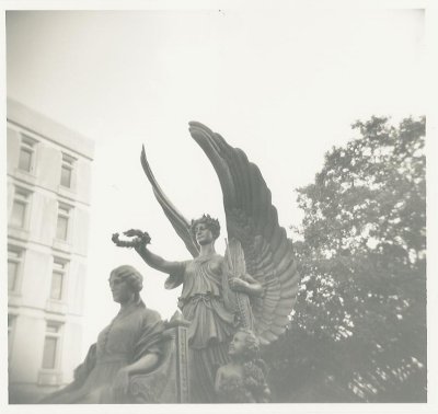 Columbia confederate widows statue.JPG