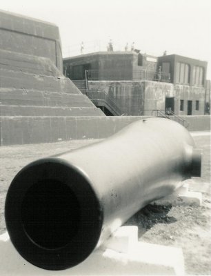 fort sumter cannon.JPG