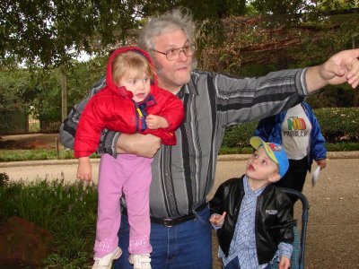 Grandpa w/Kids, Zoo, 10-12-2006 (#56)
