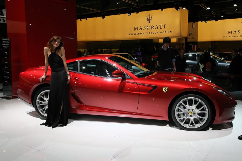 Mondial de lAutomobile 2008 - Sur le stand de la marque Ferrari