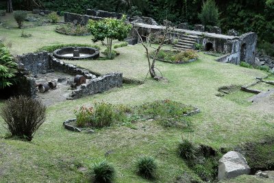 Dcouverte du cirque de Salazie - Ruines des anciens thermes de Hell Bourg