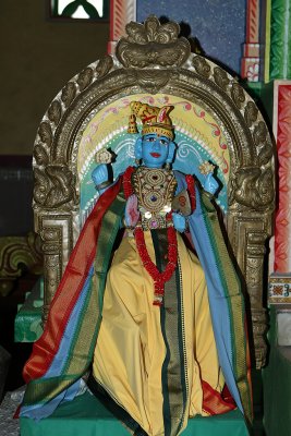 Le Colosse,  un des temples Tamoul du village de Saint-andr sur la cte est de l'le